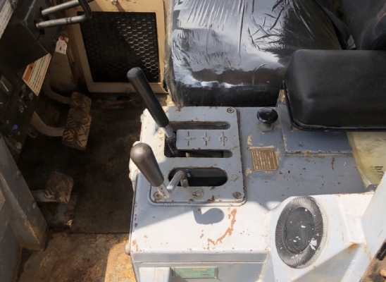 ขายรถดันดิน CAT D3C (4XX ชั่วโมง) นำเข้าเองจากญี่ปุ่น สภาพสวยพร้อมใช้ มีVDOการทำงานครับ