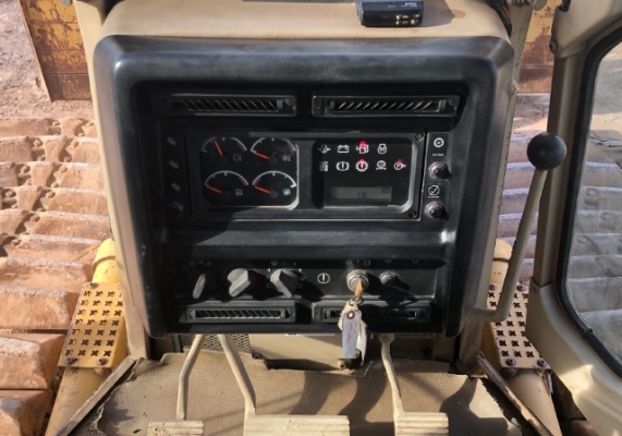 ขายรถดันดิน CAT D5M (5,XXX ชั่วโมง) นำเข้าเองจากญี่ปุ่น สภาพสวยพร้อมใช้ มีVDOการทำงานครับ ขายรถดันดิน CAT D5M (5,XXX ชั่วโมง) นำเข้าเองจากญี่ปุ่น สภาพสวยพร้อมใช้ มีVDOการทำงานครับ