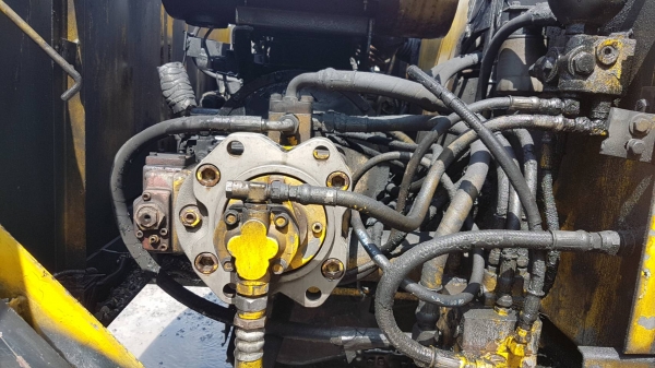 รถแบคโฮ KOBELCO SK 200-3 เอกสารซื้อขาย ตามสภาพ ราคาต่อรองได้ รถแบคโฮ KOBELCO SK 200-3 เอกสารซื้อขาย ตามสภาพ ราคาต่อรองได้