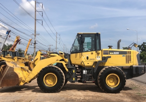 ขายรถตักล้อยาง KOMATSU WA320-6 ปี 2012 นำเข้าเองจากญี่ปุ่น สภาพสวยพร้อมใช้ มีVDOการทำงานครับ