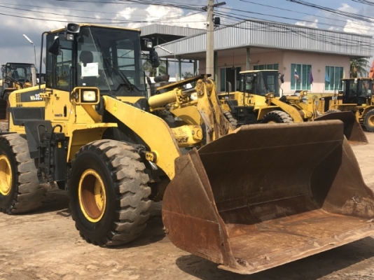 ขายรถตักล้อยาง KOMATSU WA320-6 ปี 2012 นำเข้าเองจากญี่ปุ่น สภาพสวยพร้อมใช้ มีVDOการทำงานครับ