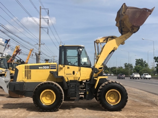 ขายรถตักล้อยาง KOMATSU WA320-6 ปี 2012 นำเข้าเองจากญี่ปุ่น สภาพสวยพร้อมใช้ มีVDOการทำงานครับ