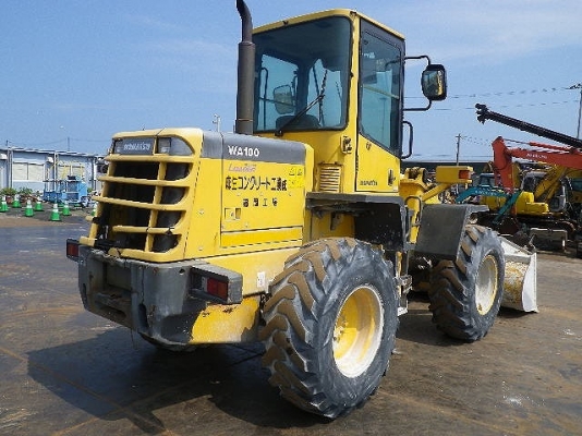 ขายรถตักล้อยาง KOMATSU WA100-3 นำเข้าเองจากญี่ปุ่น สภาพสวยพร้อมใช้ ถึงเร็วๆนี้ครับ