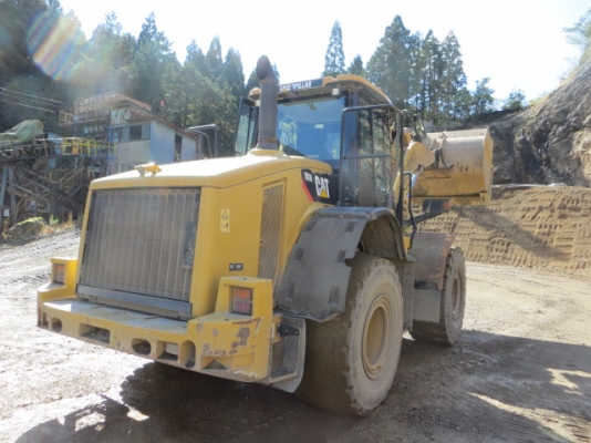 ขายรถตักล้อยาง CAT 962H ปี 2011 นำเข้าเองจากญี่ปุ่น สภาพสวยพร้อมใช้ ถึงเร็วๆนี้ครับ