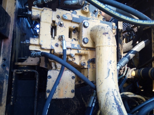 รถแบคโฮ CAT320B