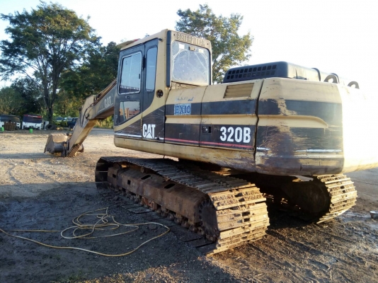รถแบคโฮ CAT320B