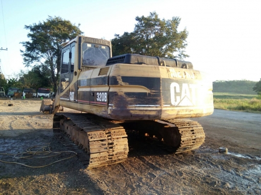รถแบคโฮ CAT320B