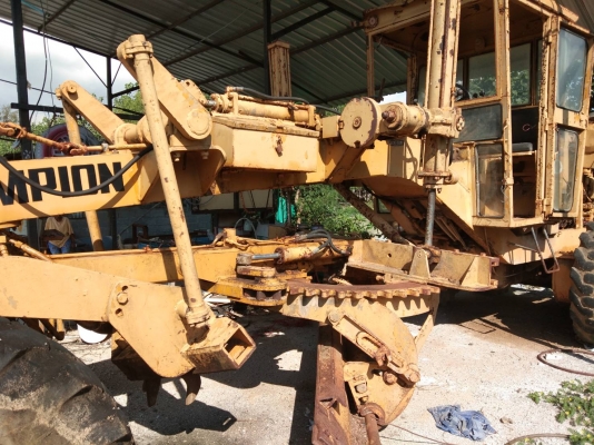 ขายรถเกรด CHAMPION สภาพพร้อมไช้ ตอนนี้ผมอยู่ต่างประเทศกลับวันคารครับ