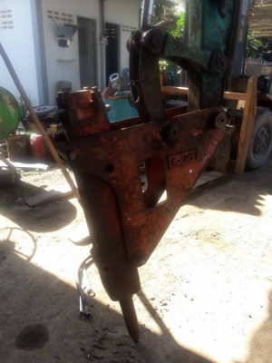 ขายรถขุด KOMATSU PC30FR-1 เครื่องKomatsu เครื่องยนต์3D82 ขนาด 3 สูบ คอนโทรลน้ำมัน ปั้มนิ้ว แทรคเหล็ก ใบมีด มีหลังคา รถเก่าบริษัท สภาพพร้อมใช้งาน (มีลายเจาะ ขายพร้อมหัวกระแทกและบุ้งกี๋)