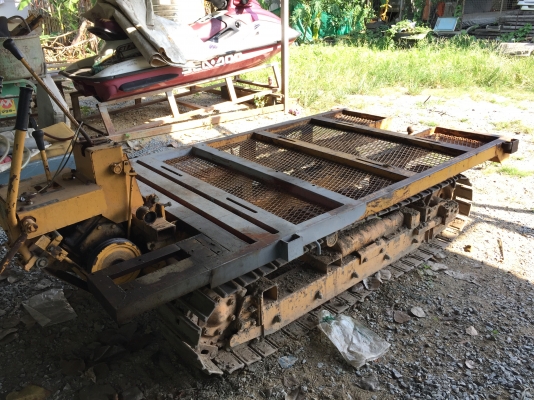 ขายรถตีบตะขาบ (รถเปล่าไม่มีเครื่อง)