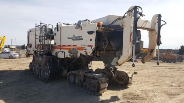 ขาย 10,000,000 รถกัดถนน Wirtgen รุ่น W2200 ปี2006 ใช้งาน 9,000 ชั่วโมงเก่านอกแท้ไม่เคยใช้งานเมืองไทย  สนใจดูสินค้า ชลบุรี 090-772-3710 090-772-3708