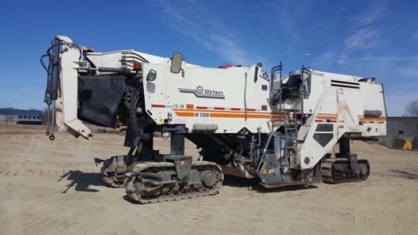 ขาย 10,000,000 รถกัดถนน Wirtgen รุ่น W2200 ปี2006 ใช้งาน 9,000 ชั่วโมงเก่านอกแท้ไม่เคยใช้งานเมืองไทย  สนใจดูสินค้า ชลบุรี 090-772-3710 090-772-3708