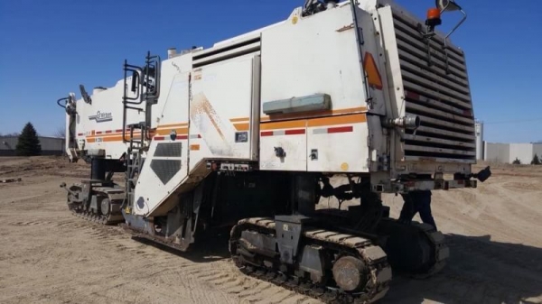 ขาย 10,000,000 รถกัดถนน Wirtgen รุ่น W2200 ปี2006 ใช้งาน 9,000 ชั่วโมงเก่านอกแท้ไม่เคยใช้งานเมืองไทย  สนใจดูสินค้า ชลบุรี 090-772-3710 090-772-3708