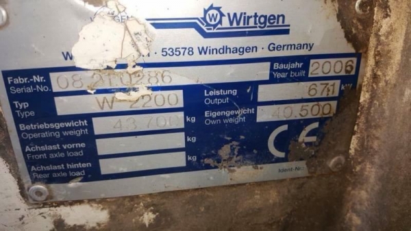 ขาย 10,000,000 รถกัดถนน Wirtgen รุ่น W2200 ปี2006 ใช้งาน 9,000 ชั่วโมงเก่านอกแท้ไม่เคยใช้งานเมืองไทย  สนใจดูสินค้า ชลบุรี 090-772-3710 090-772-3708