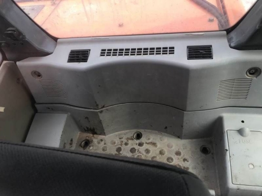 ขาย 1,100,000 แม็คโคร HITACHI zx 200-3 เล่มทะเบียนไฟฟ้าครบ เครื่องดี ปั้มแรง เอวแน่น ช่วงล่างแน่น พร้อมใช้งาน รถอยู่ กทม. 090-772-3710 090-772-3708