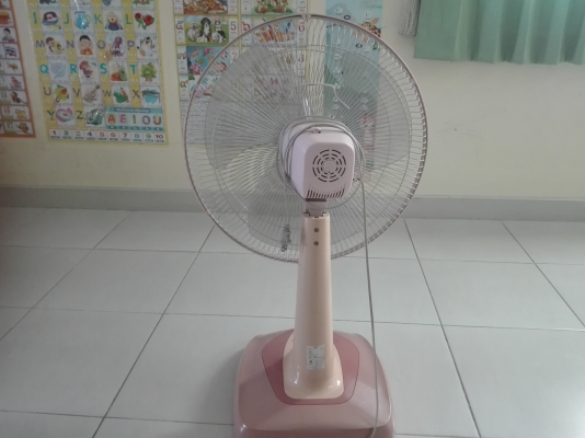 พัดลมตั้งพื้น ฮาตาริ