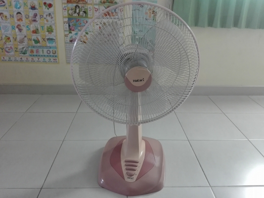 พัดลมตั้งพื้น ฮาตาริ