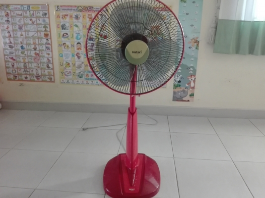 พัดลมตั้งพื้น ฮาตาริ