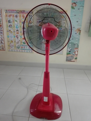 พัดลมตั้งพื้น ฮาตาริ