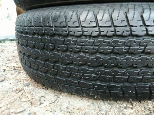 ขายยาง 255/65R17 บริดจสโตน ปลายปี15 ดอกยางเต็มสวยสด ชุุดละ 2800 บาท พร้อมใส่ ถ่วง ฟรี
