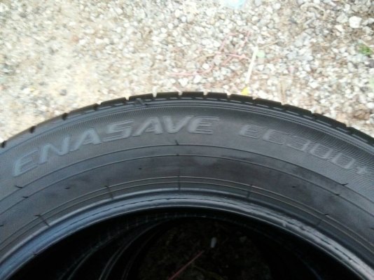 ขายยาง 195/60R16 DUNLOP ปี18 ดอกยางเต็มหนาสดเท่ากันไม่ร้าวไม่กินข้างไม่มีปะ ชุดละ 2800 บาท พร้อมใส่ 
