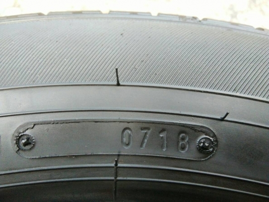 ขายยาง 195/60R16 DUNLOP ปี18 ดอกยางเต็มหนาสดเท่ากันไม่ร้าวไม่กินข้างไม่มีปะ ชุดละ 2800 บาท พร้อมใส่ ขายยาง 195/60R16 DUNLOP ปี18 ดอกยางเต็มหนาสดเท่ากันไม่ร้าวไม่กินข้างไม่มีปะ ชุดละ 2800 บาท พร้อมใส่
