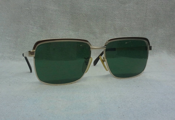 แว่นตาทองโกลด์ฟิลด์ 14 K สัดส่วนทองคำบริสุทธิ์ 58.33 \% วินเทจทศวรรษ 1970&#039;s สภาพเทพ ! โมเดลอมตะ