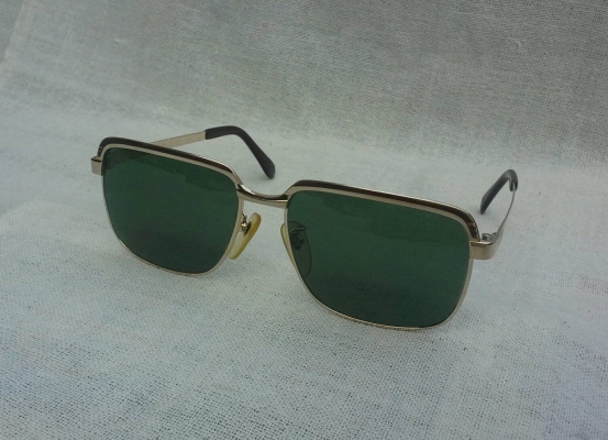 แว่นตาทองโกลด์ฟิลด์ 14 K สัดส่วนทองคำบริสุทธิ์ 58.33 \% วินเทจทศวรรษ 1970&#039;s สภาพเทพ ! โมเดลอมตะ
