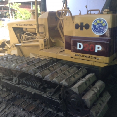 ขายรถแทร็กเตอร์D2-5P 5กระบอก สไลด์6ทิศทาง รถสวย พร้อมใช้งาน เครื่องดี ช่วงล่างดี ใบแทร็กสวย ราคาต่อรองคุยกันได้ โทร0616613023แพรว