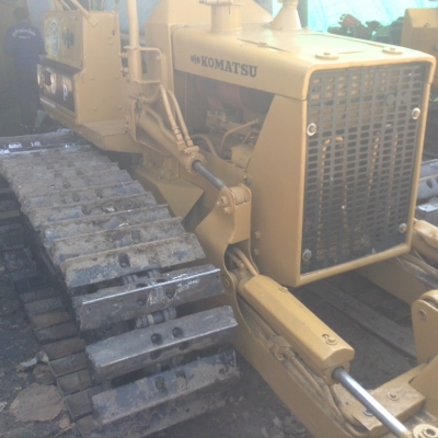 ขายรถแทร็กเตอร์D2-5P 5กระบอก สไลด์6ทิศทาง รถสวย พร้อมใช้งาน เครื่องดี ช่วงล่างดี ใบแทร็กสวย ราคาต่อรองคุยกันได้ โทร0616613023แพรว