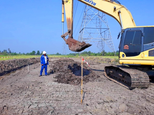 ขายรถแบคโฮ KOMATSU PC200-8MO ใช้งาน 8 พันชั่วโมง สภาพเทพบุตร เอกสารเล่มทะเบียน
