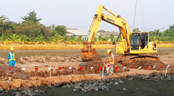 ขายรถแบคโฮ KOMATSU PC200-8MO ใช้งาน 8 พันชั่วโมง สภาพเทพบุตร เอกสารเล่มทะเบียน