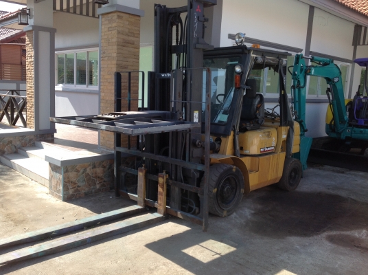 รถโฟร์ลติรมิซูบิชิเก่านอก2.8ตันพร้อมใช้งานเครื่องบินซิน