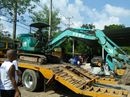 Tractor-backhoe ส่ง รถขุด แบคโฮ PC 30-7 พร้อมหัวเจาะ กระแทก ในตัว แทร็กยางไปสมุทรสงคราม ขอบคุณมากครับ