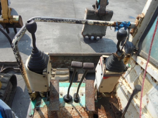 ขายรถขุดHANIX SB550 เครื่องยนต์ MITSUBISHI-K4M คอนโทรลน้ำมัน ปั๊มเฟือง 3ตอน มีลายเจาะ ใบมีด แทรคยาง รถเก่านอกมีเอกสาร