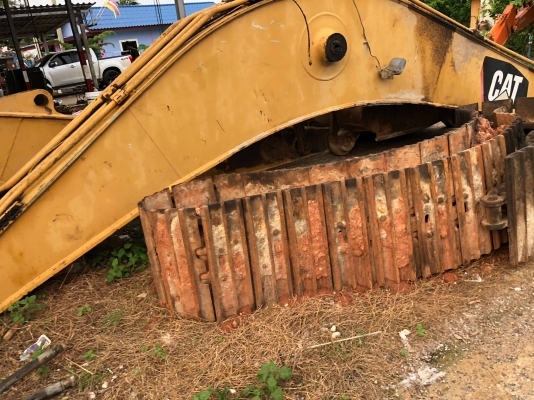 บูม+อาร์ม Cat330 พร้อมใช้งาน บูม+อาร์ม Cat330 พร้อมใช้งาน