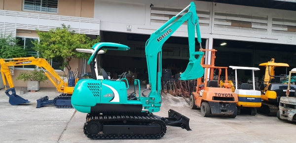 ขาย รถขุด KOBELCO รุ่น SK030 มือสองญี่ปุ่น แทรกเหล็ก สลัก บูทเอวแน่น 100\% คอนโทรลสั้น ปั้มนิ้ว สวยพร้อมใช้งาน มือถือ 0818753444