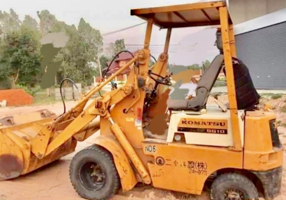 KOMATSU SG10-3 รถตักล้อยาง พร้อมใช้งานสภาพดีสุดๆครับ เครื่องยนต์เดิมๆแรงทำงานได้เร็วดีครับ ช่วงล่างแน่น เอกสารสัญญาซื้อขาย
