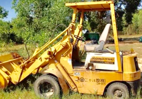 KOMATSU SG10-3 รถตักล้อยาง พร้อมใช้งานสภาพดีสุดๆครับ เครื่องยนต์เดิมๆแรงทำงานได้เร็วดีครับ ช่วงล่างแน่น เอกสารสัญญาซื้อขาย