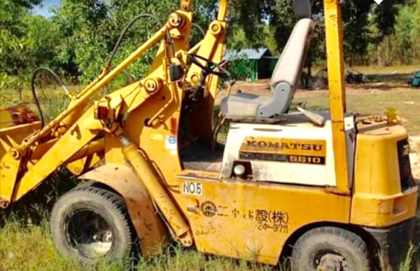 KOMATSU SG10-3 รถตักล้อยาง พร้อมใช้งานสภาพดีสุดๆครับ เครื่องยนต์เดิมๆแรงทำงานได้เร็วดีครับ ช่วงล่างแน่น เอกสารสัญญาซื้อขาย