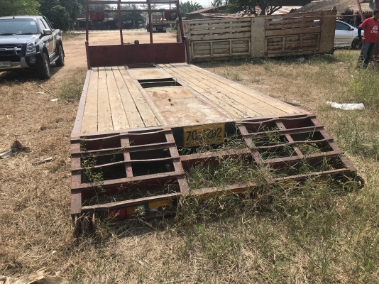 ขายกะบะบรรทุกแม็คโคร200ได้หรือรถเกี่ยวก็ได้ ราคา59000อยู่กำแพงเพชร  0988500292