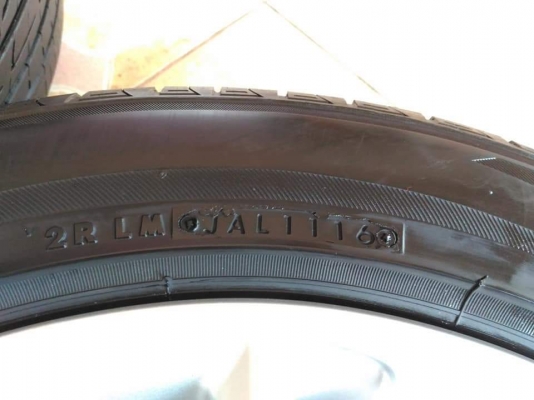 ล้อแม็ก New Toyota Innova Crysta ขอบ 17 พร้อมยาง Bridgestone Turanza GR-90  215 55 17 ผลิตปี 2016  ขายถูกๆ ทั้งชุด 15900.- ใส่ฟรี รับเทิร์น รับบัตรเครดิตทุกธนาคาร ส่งทั่วไทย