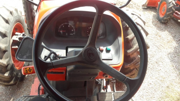 ขายรถแทรกเตอร์มือสอง