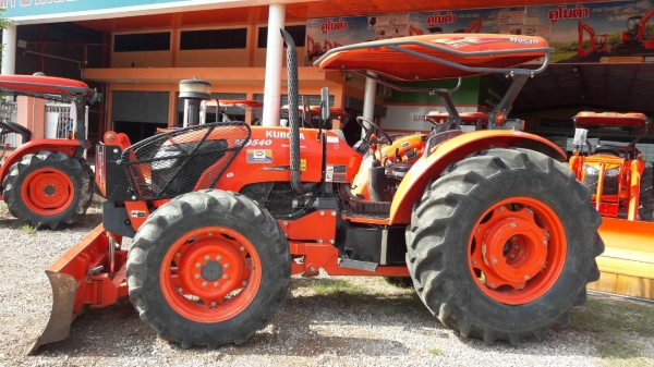 ขายรถแทรกเตอร์มือสอง