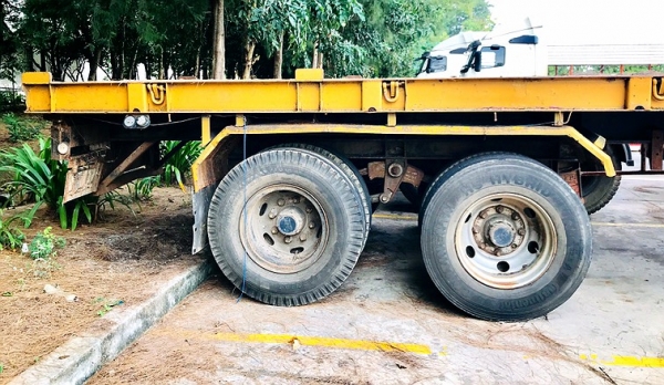 ขายหางพื้นเรียบ 2 เพลา PANUS ยาว 12 เมตรเล่มทะเบียนราคา 190,000 ขายหางพื้นเรียบ 2 เพลา PANUS ยาว 12 เมตรเล่มทะเบียนราคา 190,000