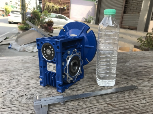 ขายหัวเกียร์ทดรอบ Motovario อัตราทด 1:40 made in Italy ของใหม่ไม่เคยใช้งาน