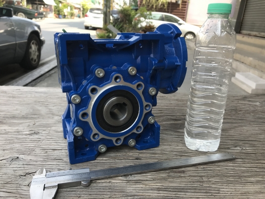 ขายหัวเกียร์ทดรอบ Motovario อัตราทด 1:30 made in Italy ของใหม่ไม่เคยใช้งาน ราคา 1,800 บาท