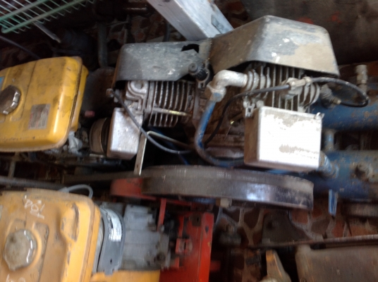 ปั้มลมไอวาต้าเก่านอก สนใจสินค้าติดต่อได้ที่086-3032110