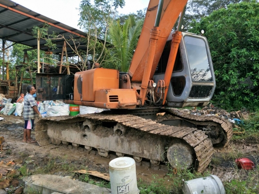 มี VDO ให้ชม.รถแบคโฮ HITACHI EX200-2 แอร์พร้อม ราคา 250000
