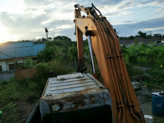 มี VDO ให้ชม.รถแบคโฮ HITACHI EX200-2 แอร์พร้อม ราคา 250000